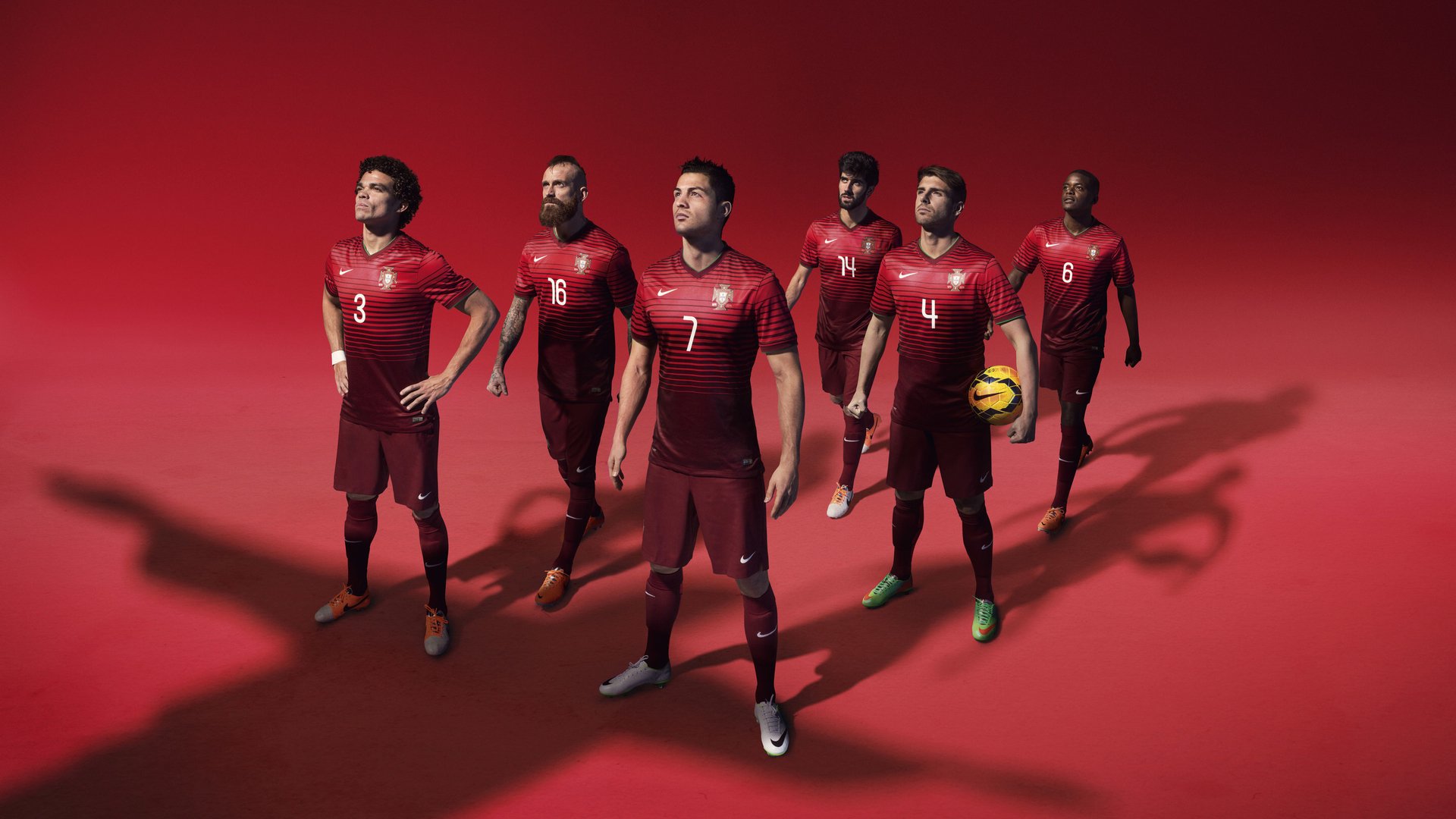 欧冠奇迹夜，比利亚雷亚尔生死战，加拿大精神照亮足球场