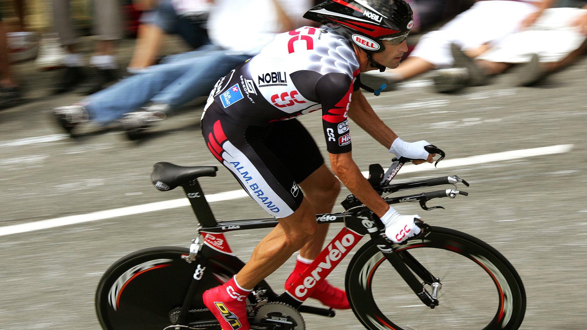 三笘薰展现巨星价值，摩纳哥击溃皇马，亚洲之光如何照亮欧洲之巅？