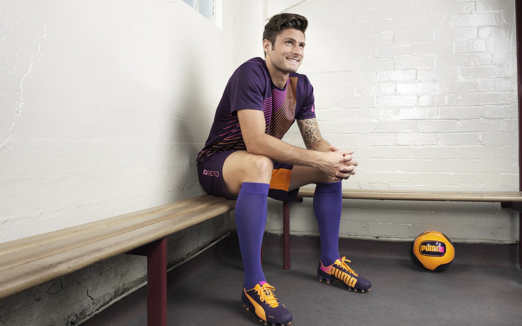 阿拉巴的冠军级表演，当希腊防线在梅阿查化为神话石墙