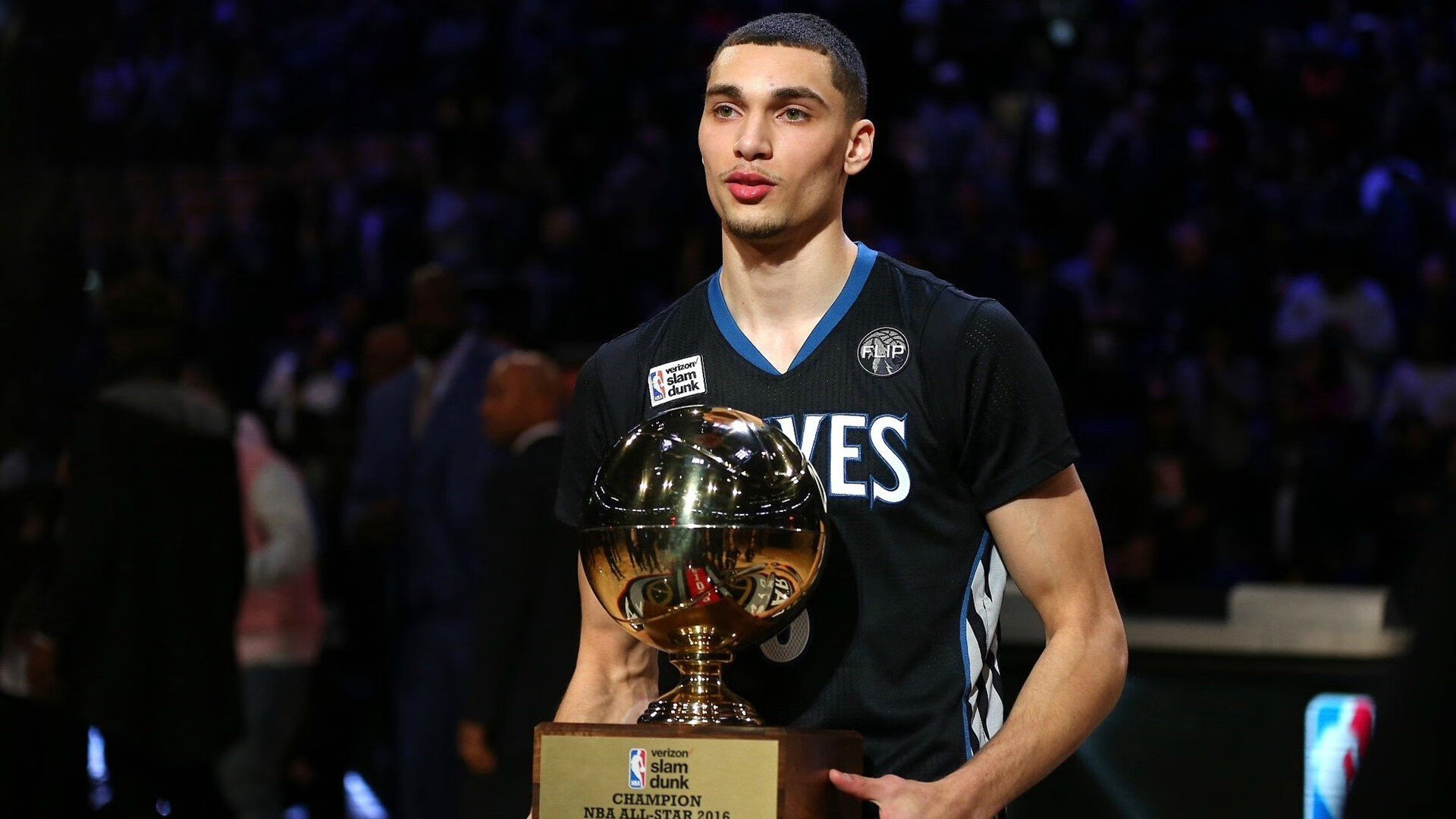 独行侠掀翻马刺背后，爱德华兹，那个为大场面而生的男人