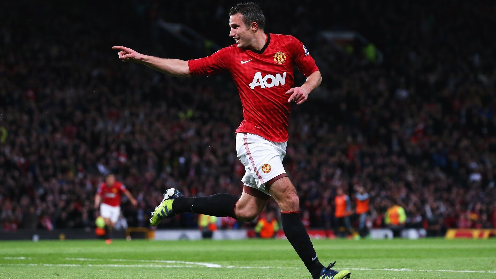 F1新赛季揭幕战焦点战，引擎轰鸣之外，伊朗击败丹麦的体育外交启示