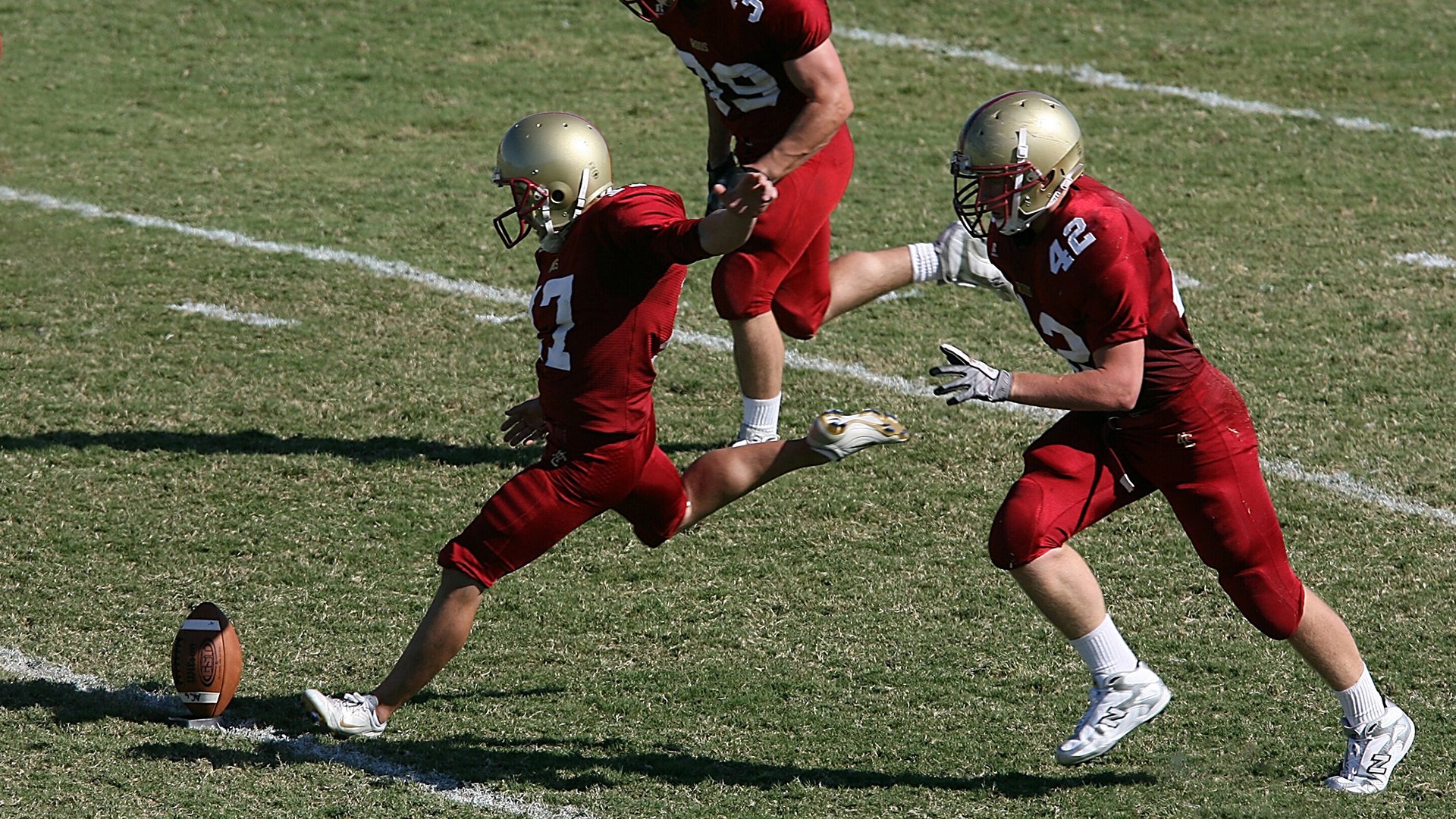 湖人绝杀吉林队，布克在德甲争冠战接管比赛，体育精神的全球交响